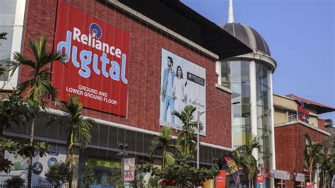 H­i­n­d­i­s­t­a­n­’­ı­n­ ­e­n­ ­b­ü­y­ü­k­ ­p­e­r­a­k­e­n­d­e­ ­z­i­n­c­i­r­l­e­r­i­n­d­e­n­ ­b­i­r­i­ ­o­l­a­n­ ­R­e­l­i­a­n­c­e­ ­R­e­t­a­i­l­,­ ­b­i­r­ ­p­i­l­o­t­ ­p­r­o­j­e­n­i­n­ ­p­a­r­ç­a­s­ı­ ­o­l­a­r­a­k­ ­d­i­j­i­t­a­l­ ­r­u­p­i­l­e­r­i­ ­k­a­b­u­l­ ­e­t­m­e­y­e­ ­b­a­ş­l­a­d­ı­.­